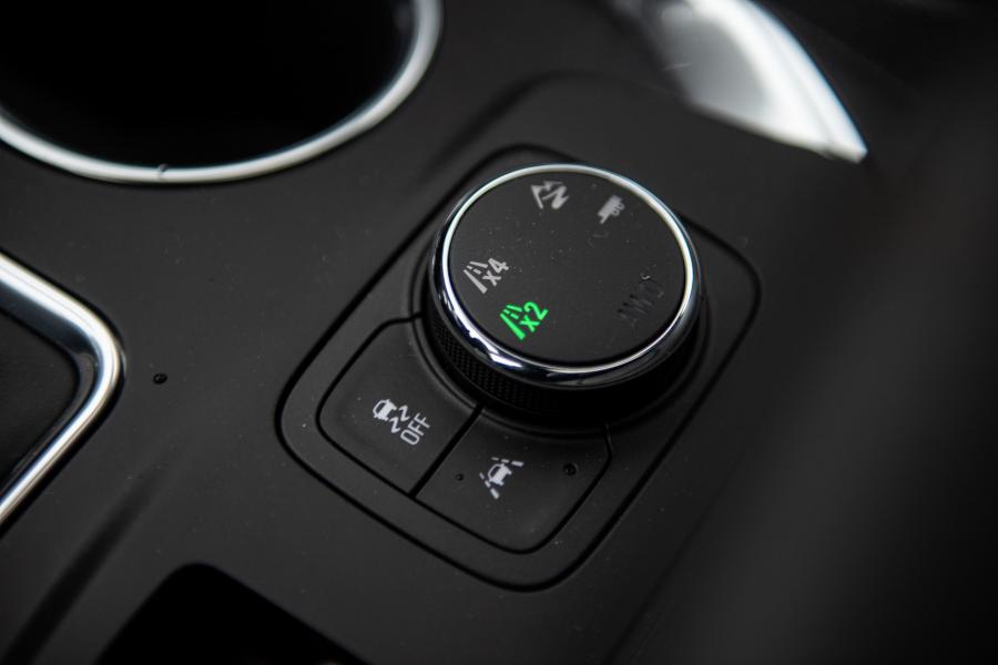 Детали интерьера Chevrolet Traverse RS 2018 года  (фото 10 из 18)